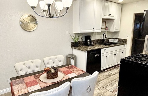 Bonita Apartment | Home Away From - 2 Bed Condo