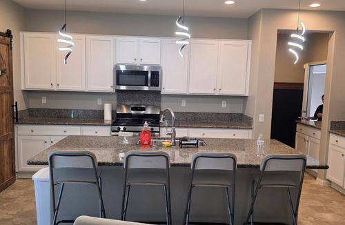 Temecula House | Home away from home, cozy room with private bathroom and great mountain view.