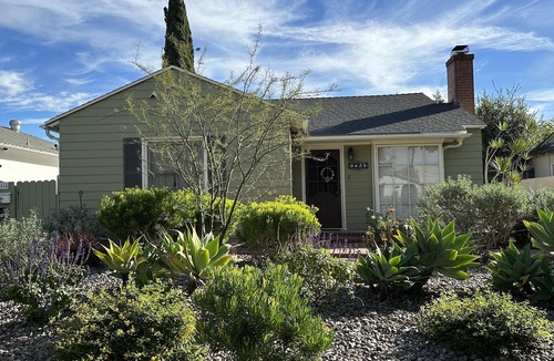 Cal Heights House | Home away from Home in trendy Long Beach neighborhood