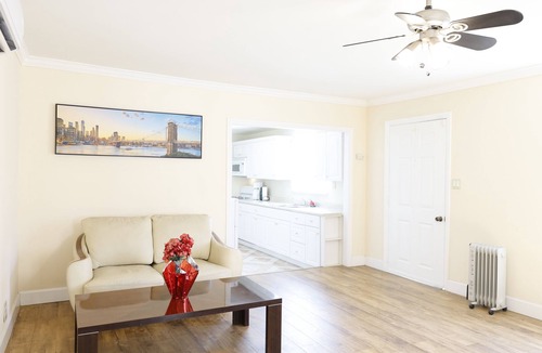 Northridge House | HOME AWAY FROM HOME