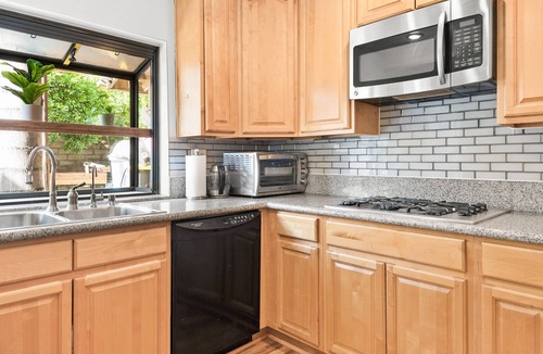 Glendora House | Home away home 4B 2B
