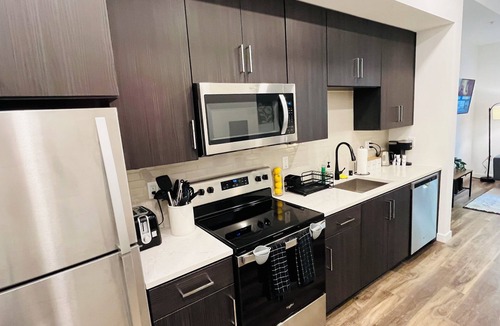 Hollywood Condo | Home in Hollywood ,free parking , gym ,jacuzzi ,Rooftop, best location
