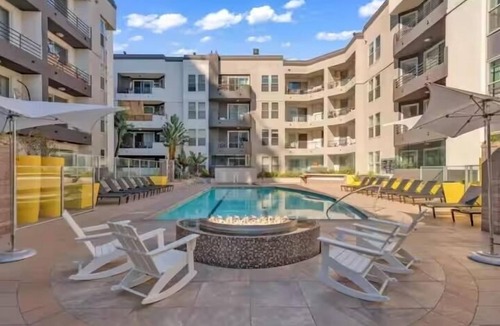 Hollywood Condo | Home in Hollywood ,free parking , gym ,jacuzzi ,Rooftop, best location