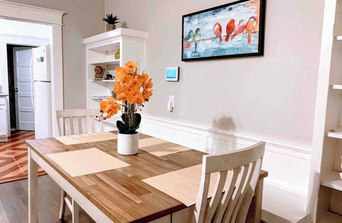 Wilshire House | Home Sweet Home (LA's K-Town) 家