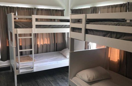 Greater Wilshire - Hancock Park Hostel | Hostel ∙ 2 guests