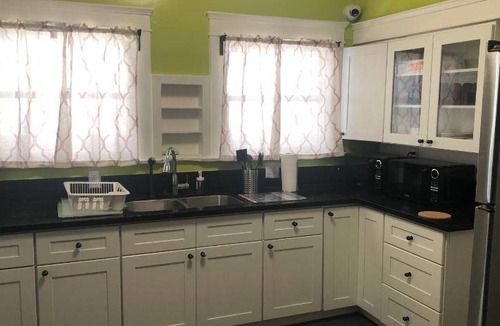 Greater Wilshire - Hancock Park Hostel | Hostel ∙ 2 guests