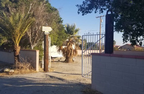 Desert Hot Springs Hostel | Hostel ∙ 8 guests