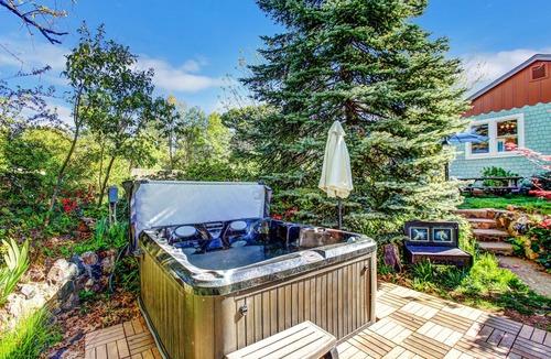 Grass Valley House | ★Hot Tub ֎ Large Garden ֎ Treehouse ֎