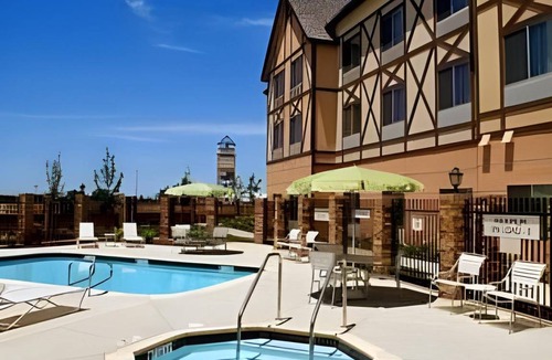 Kingsburg Hotel | Hotel ∙ 5 guests