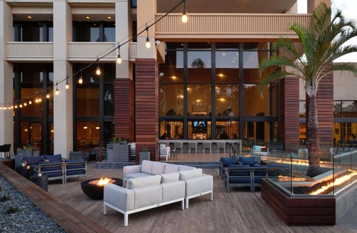 Anaheim Resort Hotel | Hotel Fera Anaheim, a DoubleTree by Hilton Hotel