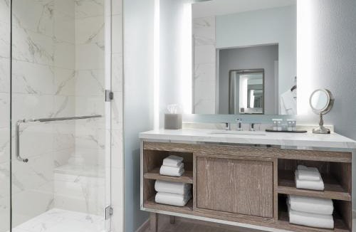 Palm Desert Hotel | HOTEL PASEO, Autograph Collection
