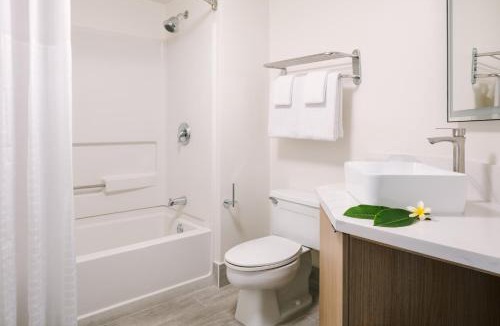 Newport Shores Hotel | Hotel Solarena