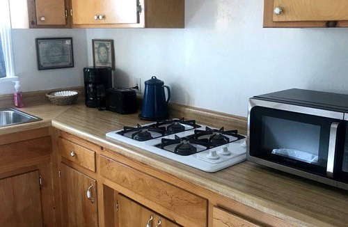 Kernville House | House ∙ 1 bedroom ∙ 4 guests