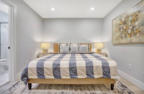 Fullerton House | House ∙ 2 bedrooms ∙ 5 guests