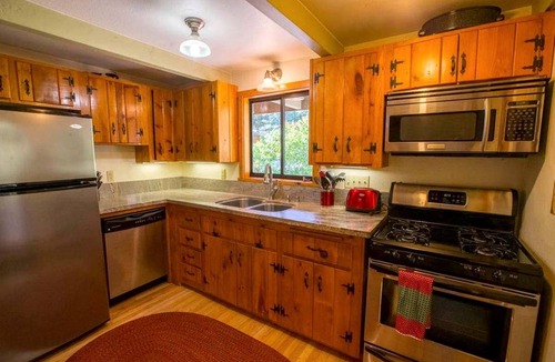 Idyllwild House | House ∙ 2 bedrooms ∙ 3 guests