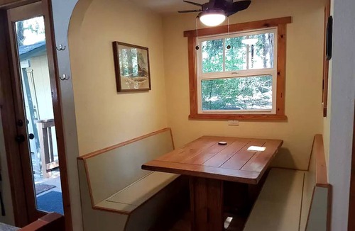 Idyllwild House | House ∙ 2 bedrooms ∙ 3 guests