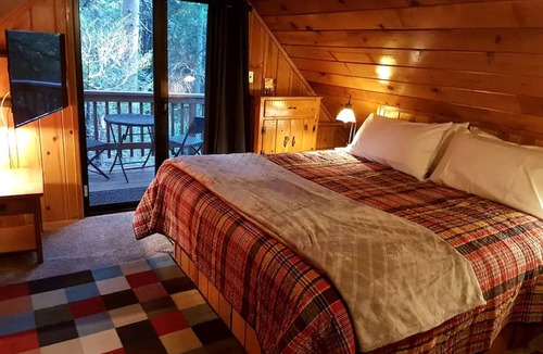 Idyllwild House | House ∙ 2 bedrooms ∙ 3 guests
