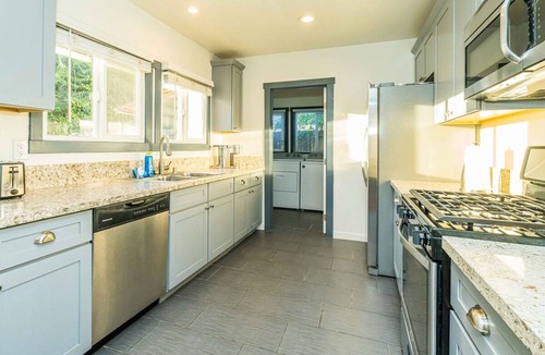 Glendora House | House ∙ 3 bedrooms ∙ 6 guests