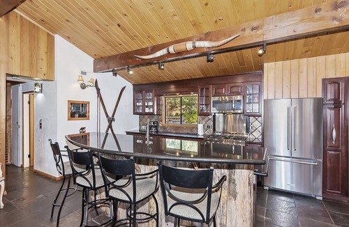 Upper Moonridge House | House ∙ 4 bedrooms ∙ 13 guests