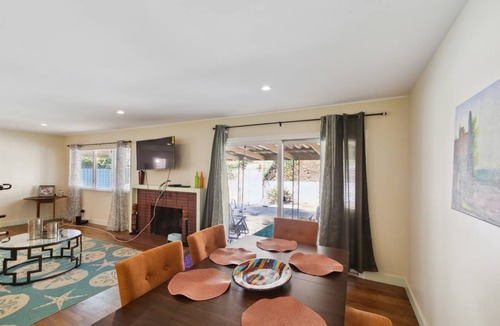 Azusa House | House ∙ 4 bedrooms ∙ 6 guests