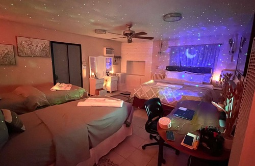 El Monte House | House North El Monte 3 rooms/7beds/2baths 14 miles to DTLA