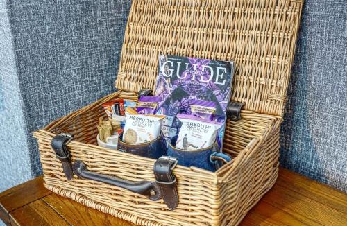 Wing Bed & Breakfast | Howard Arms