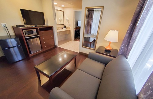 Pasadena Hotel | Howard Johnson by Wyndham Pasadena