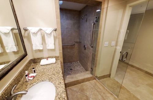 Pasadena Hotel | Howard Johnson by Wyndham Pasadena