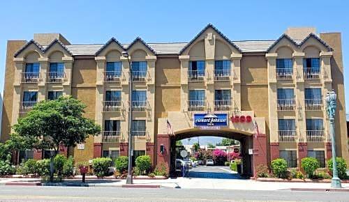 Mid Central Hotel | Howard Johnson by Wyndham Pasadena