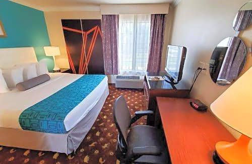 Mid Central Hotel | Howard Johnson by Wyndham Pasadena