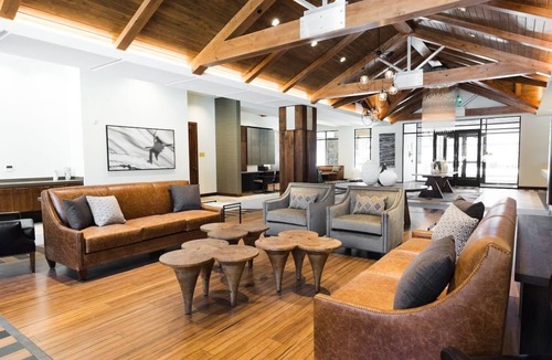 Lakeside Park Condo | Huge Condo Near the Gondola | 2 Hot Tubs + Pool