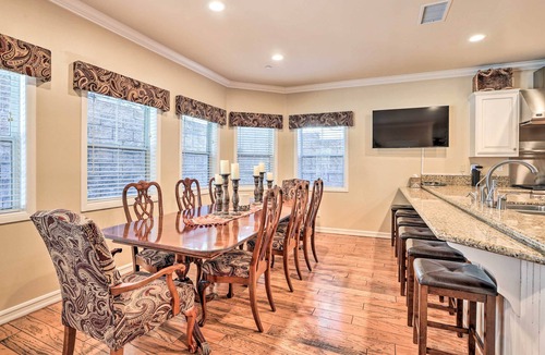 Blue Jay House | Huge Lake Arrowhead Home w/3 Decks & Grill!