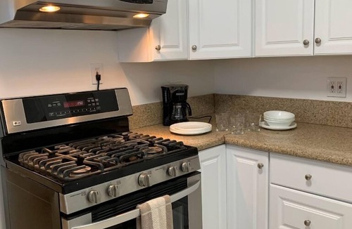 Pico - Robertson Apartment | Huge studio on Pico and Robertson with full kitchen and parking