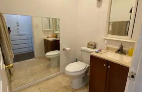 Pico - Robertson Apartment | Huge studio on Pico and Robertson with full kitchen and parking