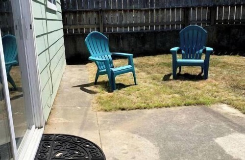 Humboldt Hill House | Humboldt Bay View Bungalow
