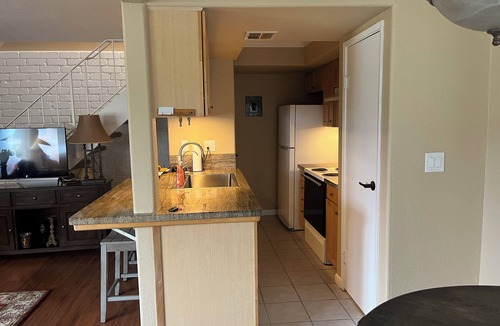 Huntington Beach Condo | Huntington beach condo centrally located 15 minutes from beach, 5 min to freeway