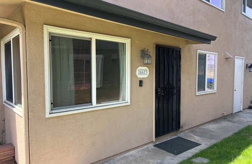 Huntington Beach Condo | Huntington beach condo centrally located 15 minutes from beach, 5 min to freeway