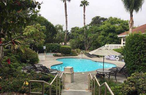 Huntington Beach Condo | Huntington Beach- studio condo a mile from Ocean, Main st. And Pacific city.