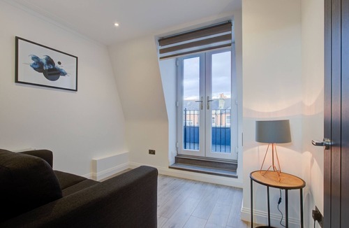 Town Apartment | Hybrid Resi - Fulham | 3 Bed Apartment