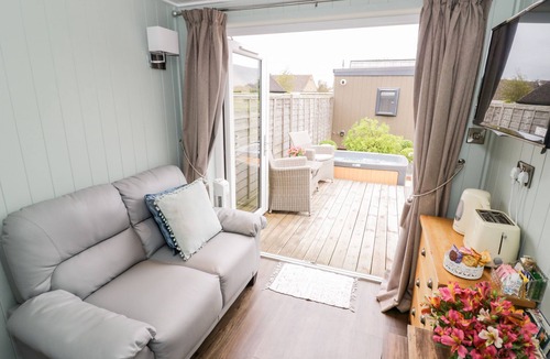 Bretforton Cottage | HYDRANGEA, romantic, character holiday cottage in Bretforton