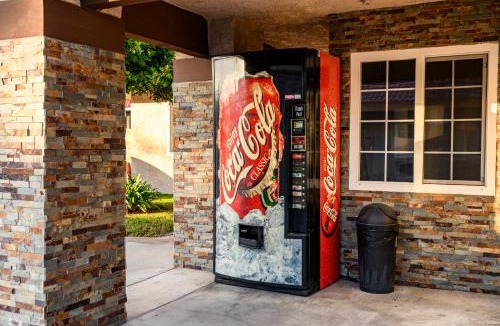 Brea Hotel | Hyland Inn Brea