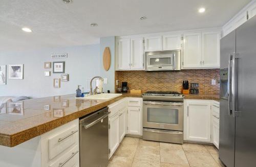 Imperial Beach Apartment | IB Coastal Condo - Imperial Beach - Shops - Patio