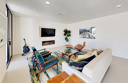 Palm Desert House | Iconic Oasis