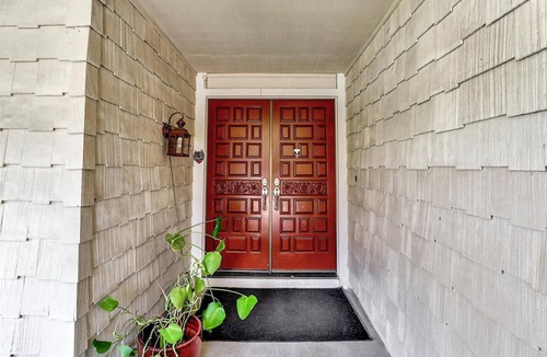 South San Jose House | Ideal location close to shopping , parks, lake.