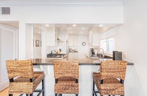 Balboa Peninsula House | Ideal Mid-Peninsula - 2BR/2BA with Harbor & Beach Views - Monthly & short term