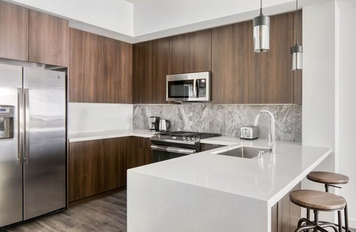 Warner Center Apartment | Ideal Woodland Hills 2BR w/Pool & Gym, near Warner Center, by Blueground
