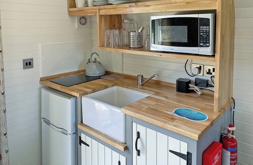Milnthorpe Cottage | Imagine the fun of camping but with all the luxury comforts of a lodge holiday.