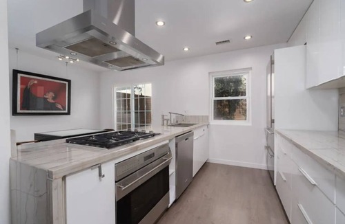 Del Mar House | Impeccable home walking distance to the beach!