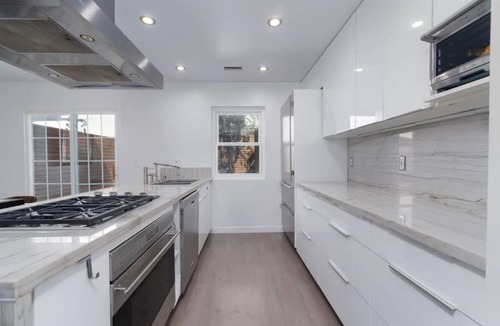 Del Mar House | Impeccable home walking distance to the beach!