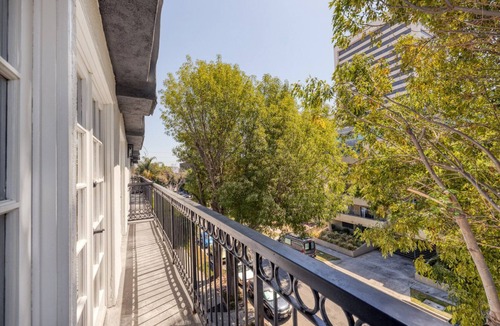 Westwood Apartment | Impeccable Westwood 2BR nr Westwood Village, by Blueground